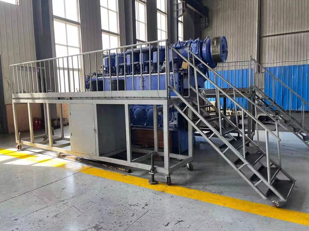 Рабочая станция для разборки дизельных двигателей