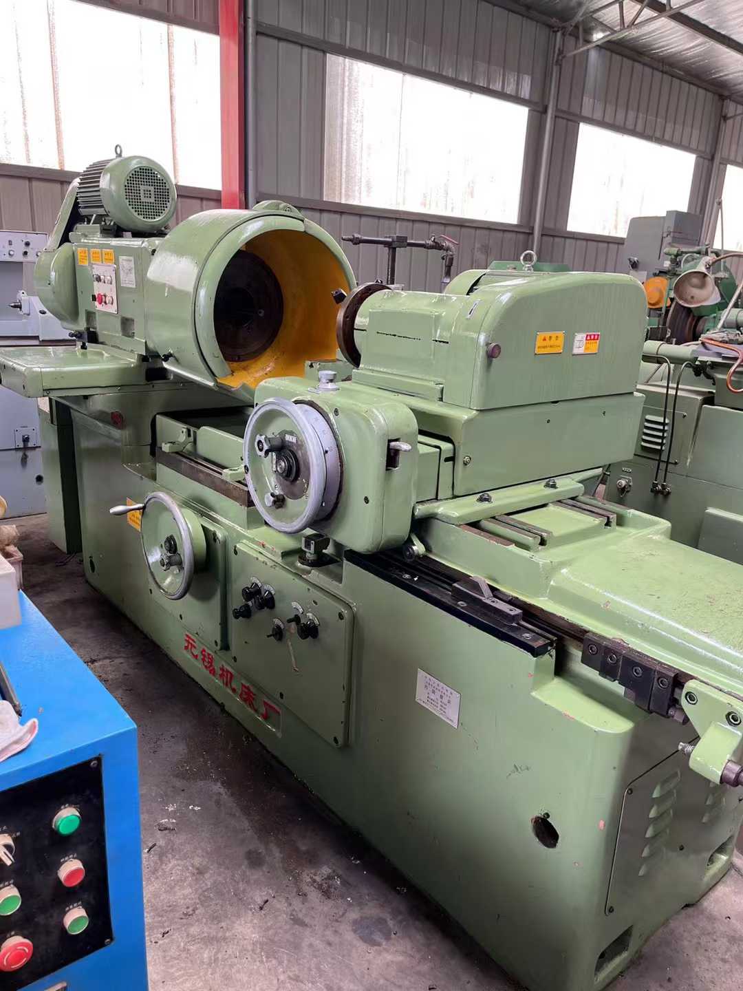 Токарный станок для обработки внутренних отверстий